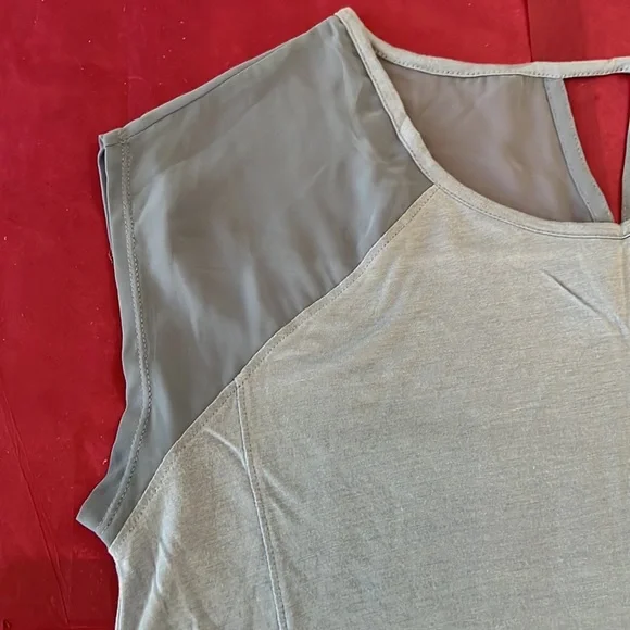 Two by Vince Camuto knit Top - Picture 2 of 11